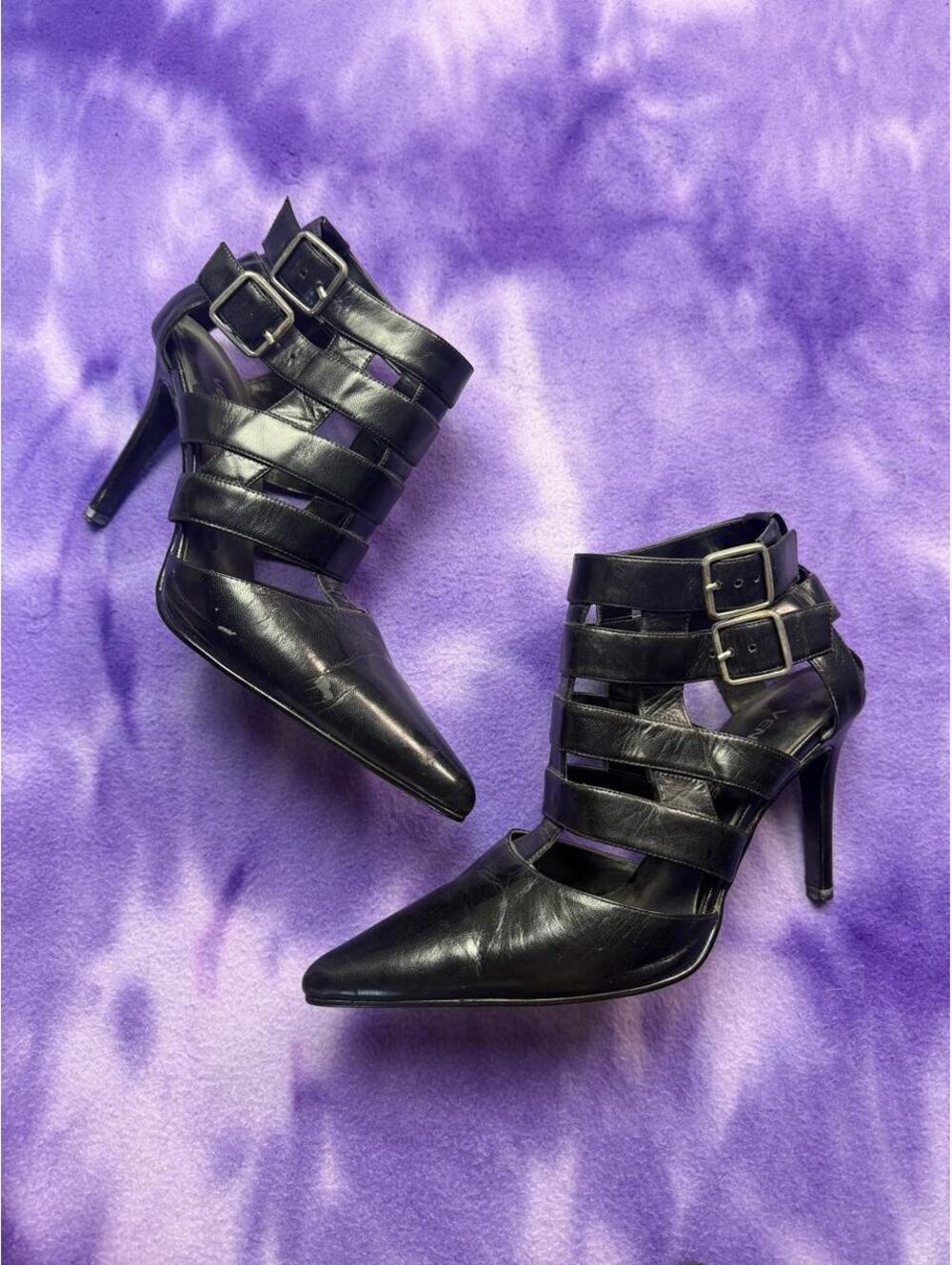 Venus usa vtg y2k black pointy buckle witchy heels